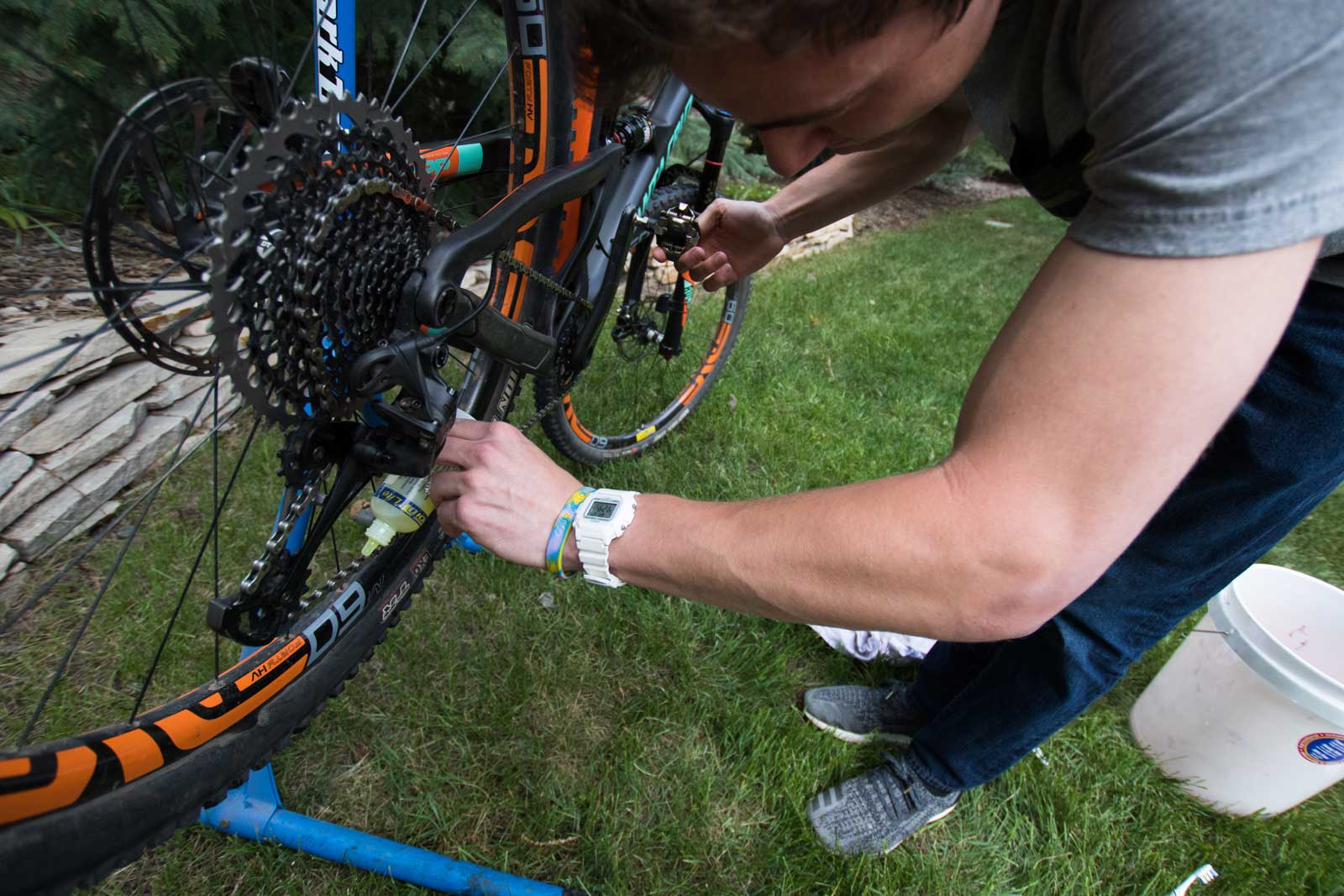Lubricating a bike chain