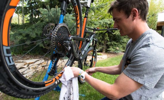 How To Clean Your Drivetrain
