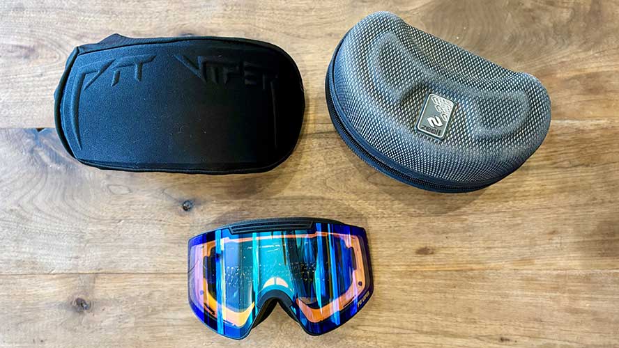 IMG_8286_888x500 A hard-shell case is great to give maximum protection for your goggles, especially in transit.