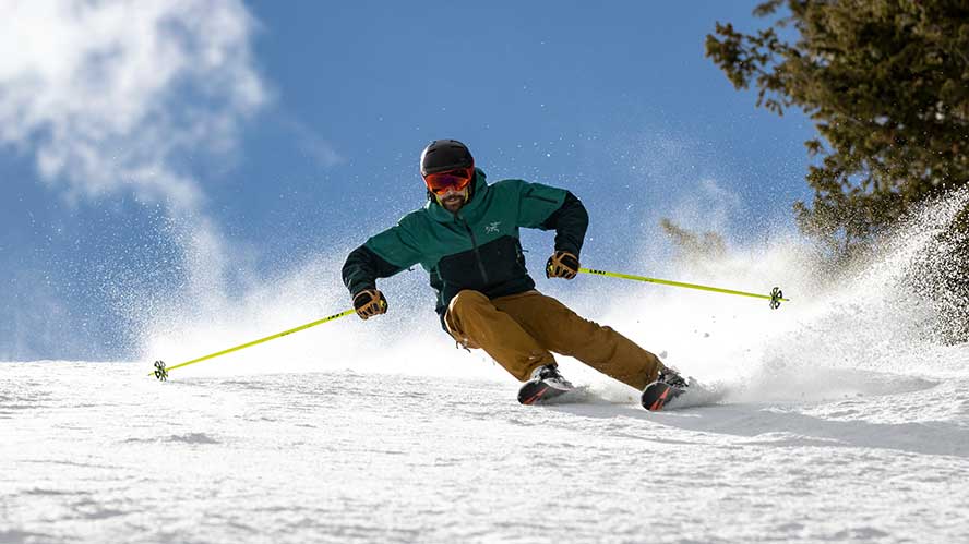 Jans Expert carving a turn on a High Performance ski at Deer Valley Resort, Park City, UT